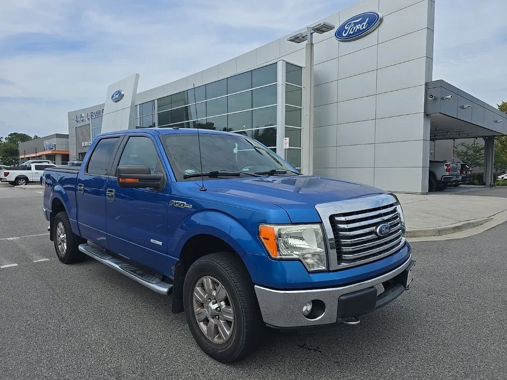 Used 2011 Blue Ford XLT image 1