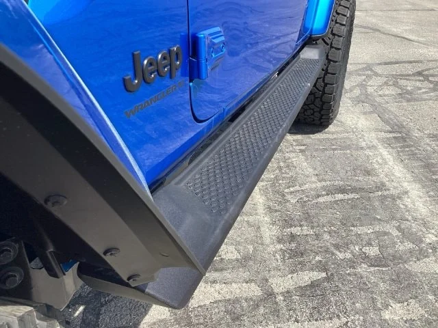 New 2026 Blue Pearl Jeep 4-DOOR SAHARA image 23