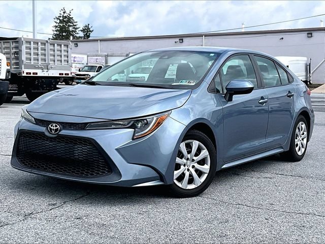 Used 2020 Celestite Toyota LE image 2