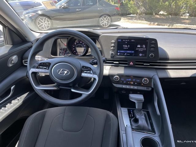 Used 2021  Hyundai SEL image 10