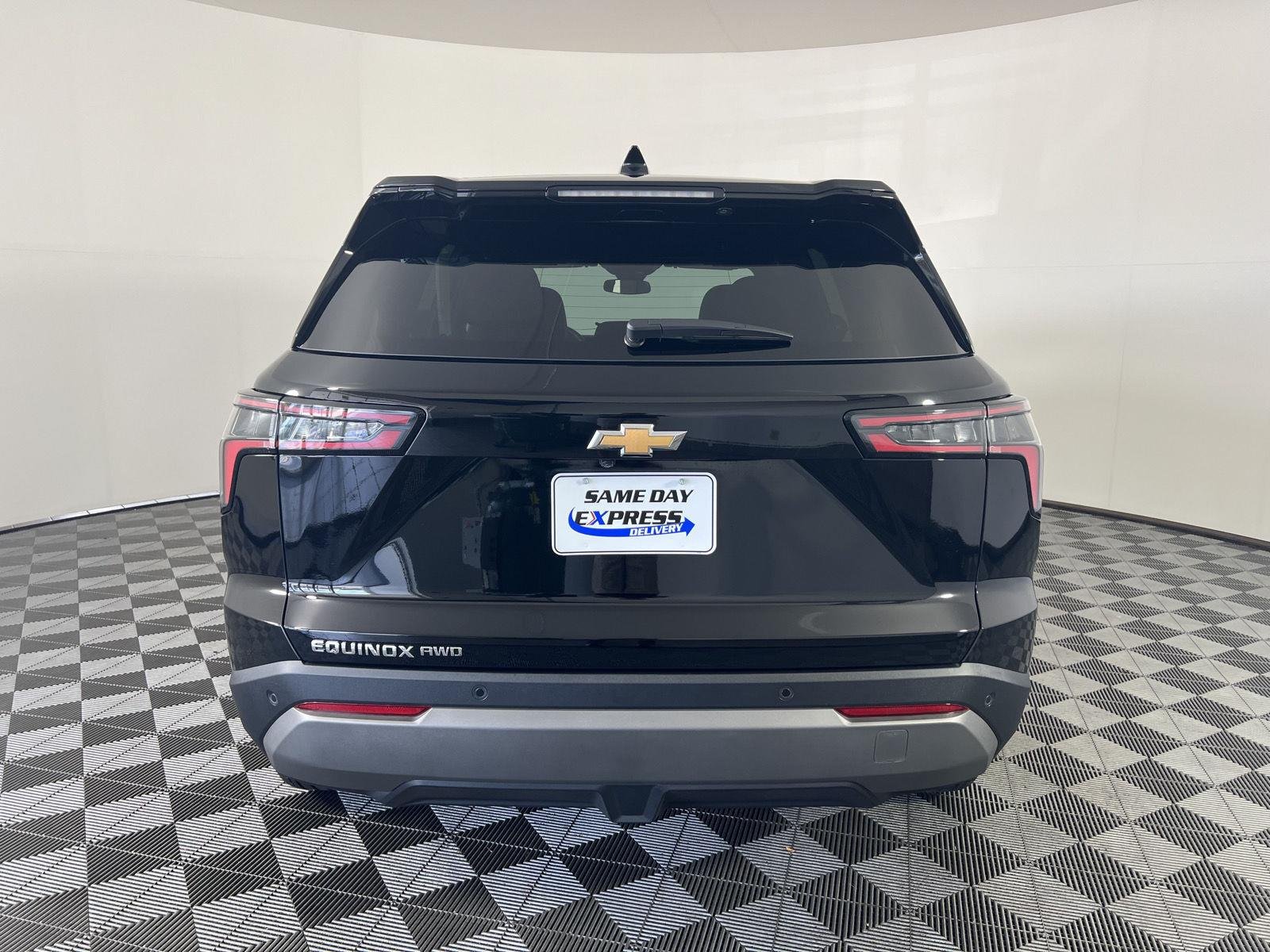 Used 2026 Mosaic Black Metallic Chevrolet AWD LT image 22