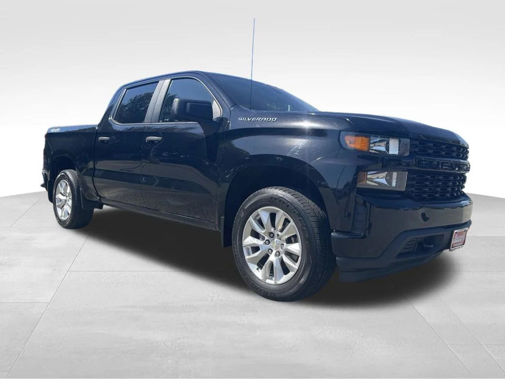 Used 2020 Black Chevrolet Custom image 9