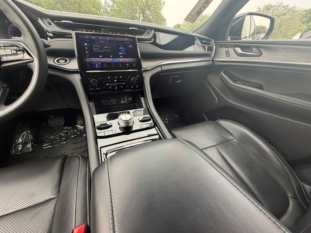 Used 2023 Black Jeep Overland image 15
