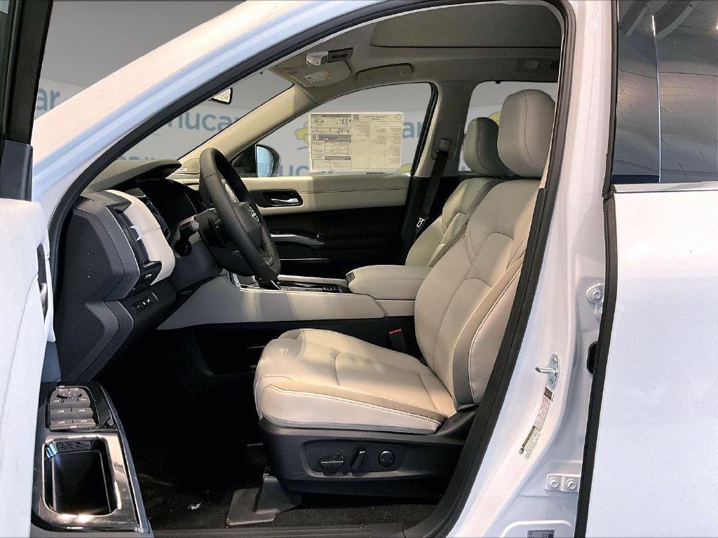 New 2026 White Nissan SL image 9