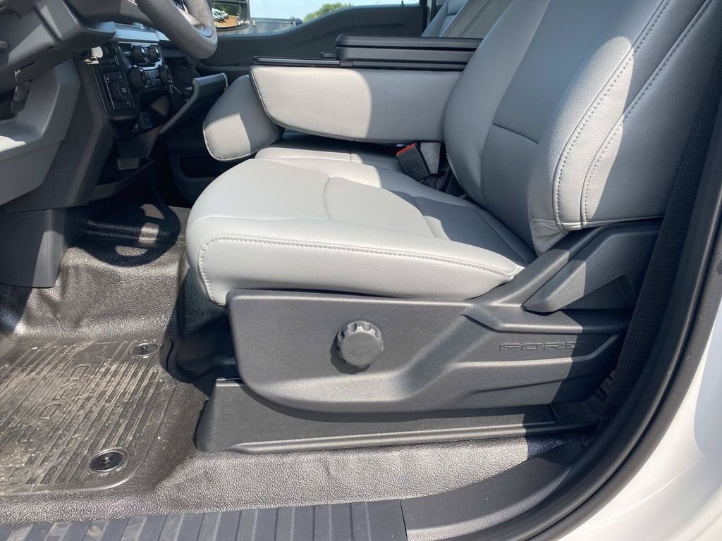New 2026 Oxford White Ford F-350® XL image 13