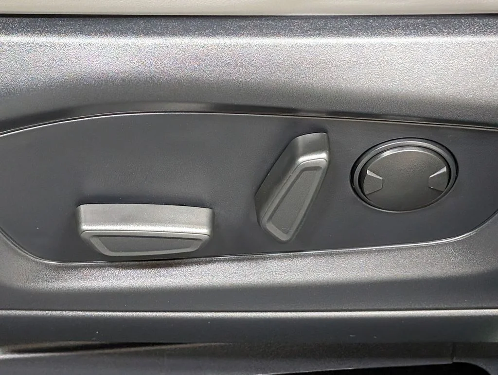 New 2026 Star White Metallic Tri-Coat Ford Active image 11