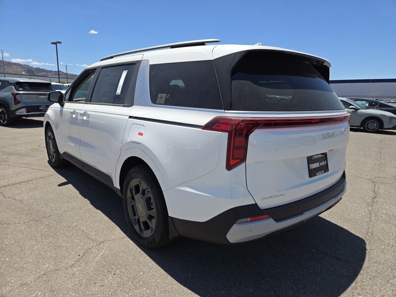 New 2026 Snow White Pearl Kia EX image 4
