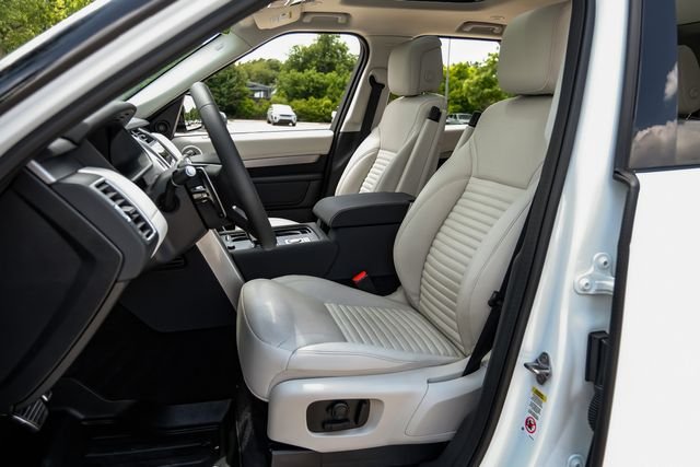 Used 2025 White Land Rover Dynamic SE image 46