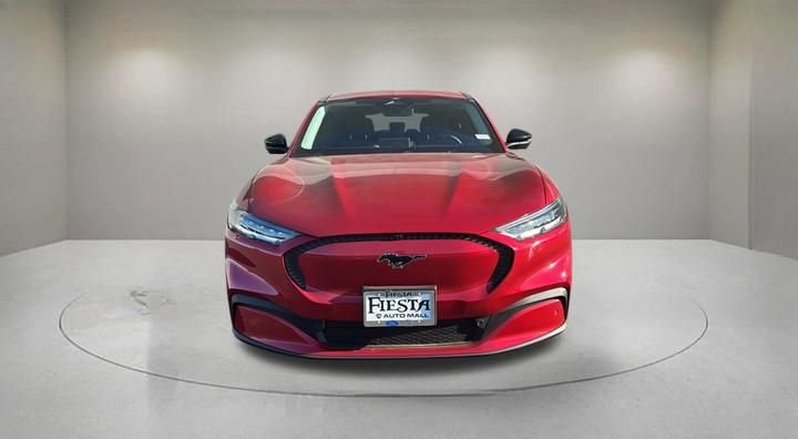 Used 2023 Red Ford Select image 2
