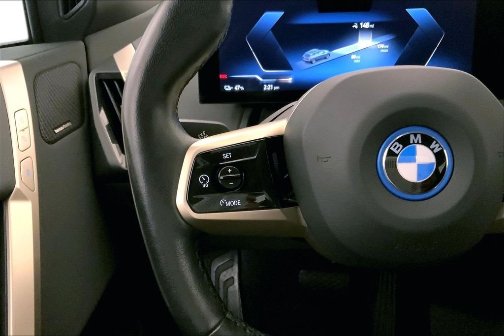 Used 2024 Blue BMW xDrive50 image 17