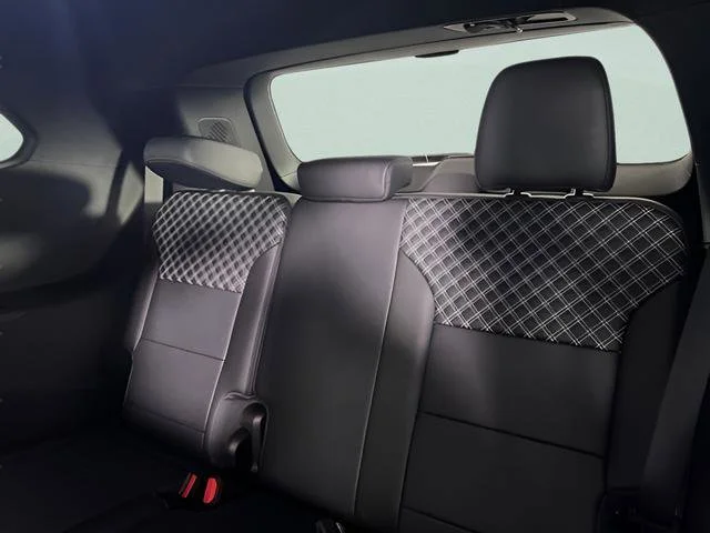 2026 GMC Acadia Denali - Photo 33