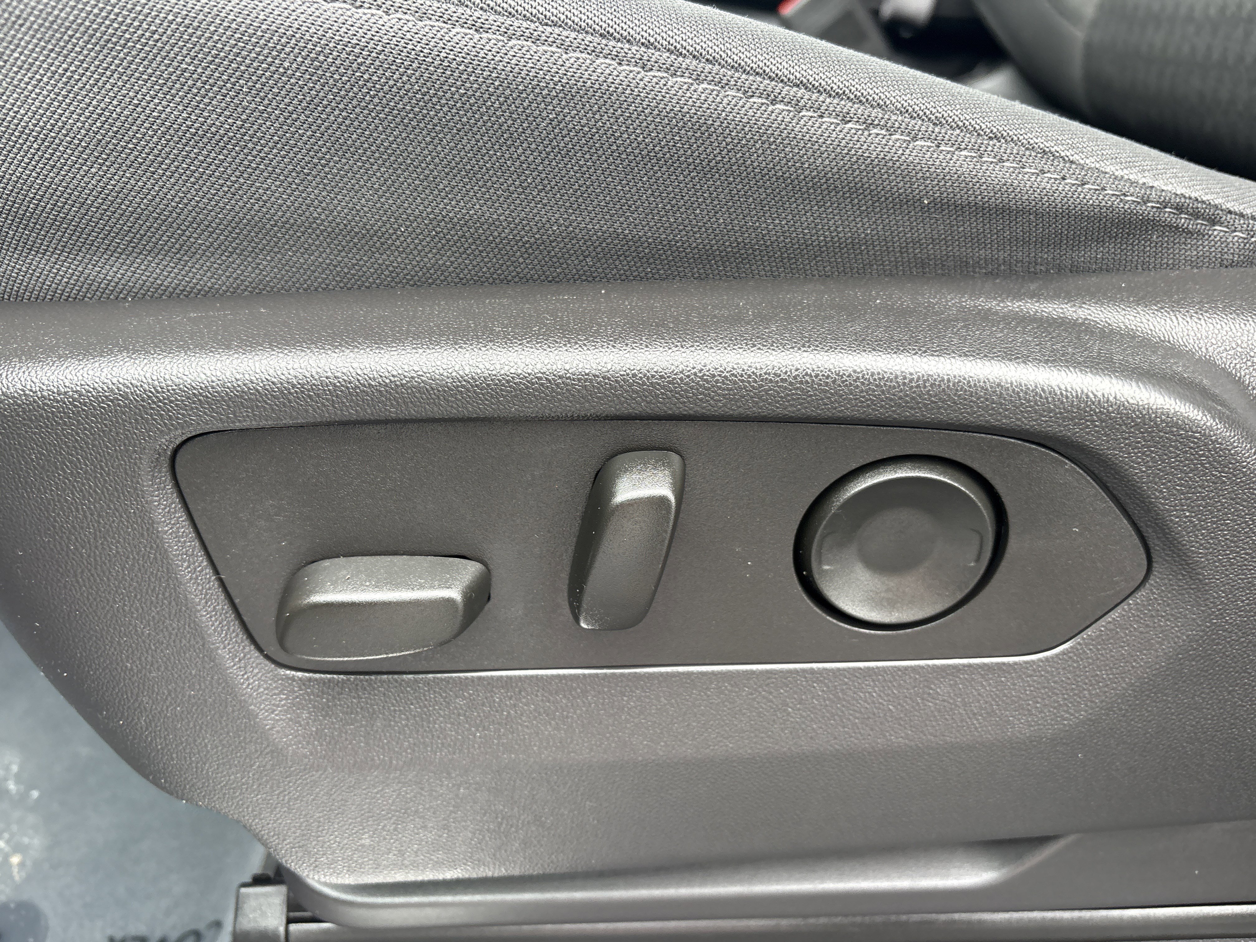 Used 2024 Sterling Gray Metallic Chevrolet LT (2FL) image 14