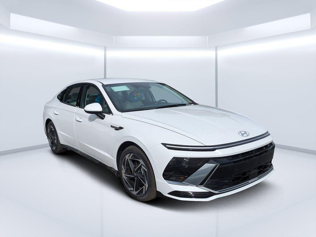 New 2026 White Hyundai SEL Sport image 1