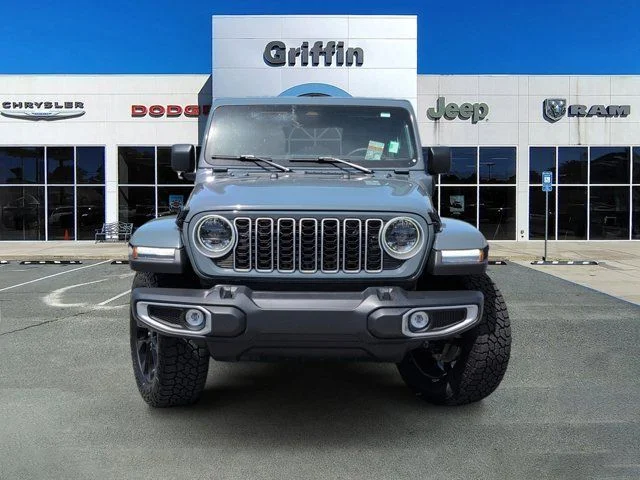 Used 2025 Anvil Clearcoat Jeep Sahara 4xe image 12