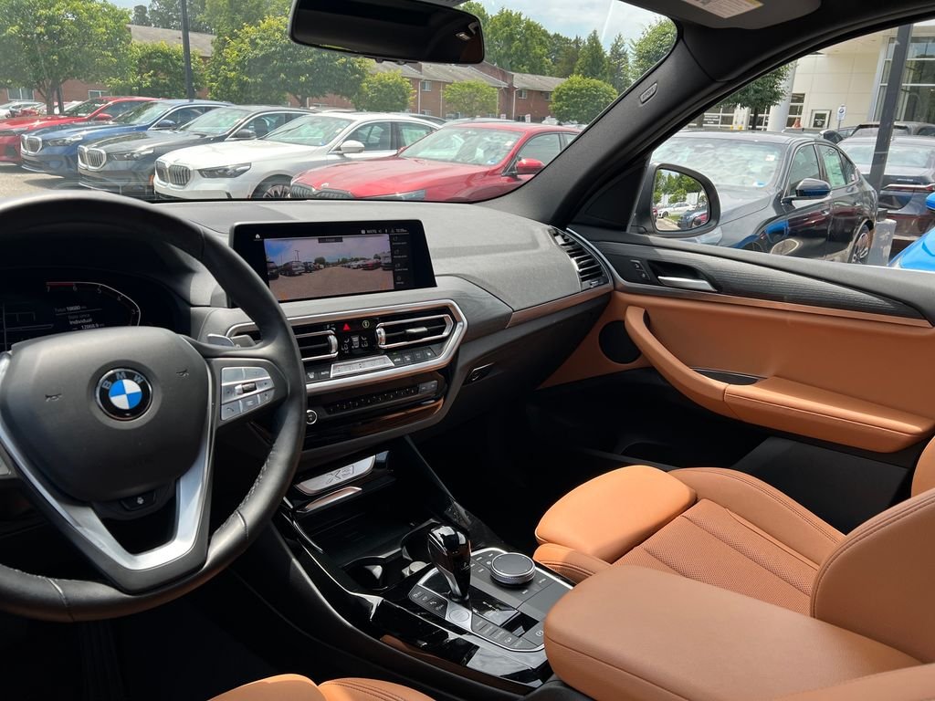 Used 2024 Gray BMW xDrive30i image 36