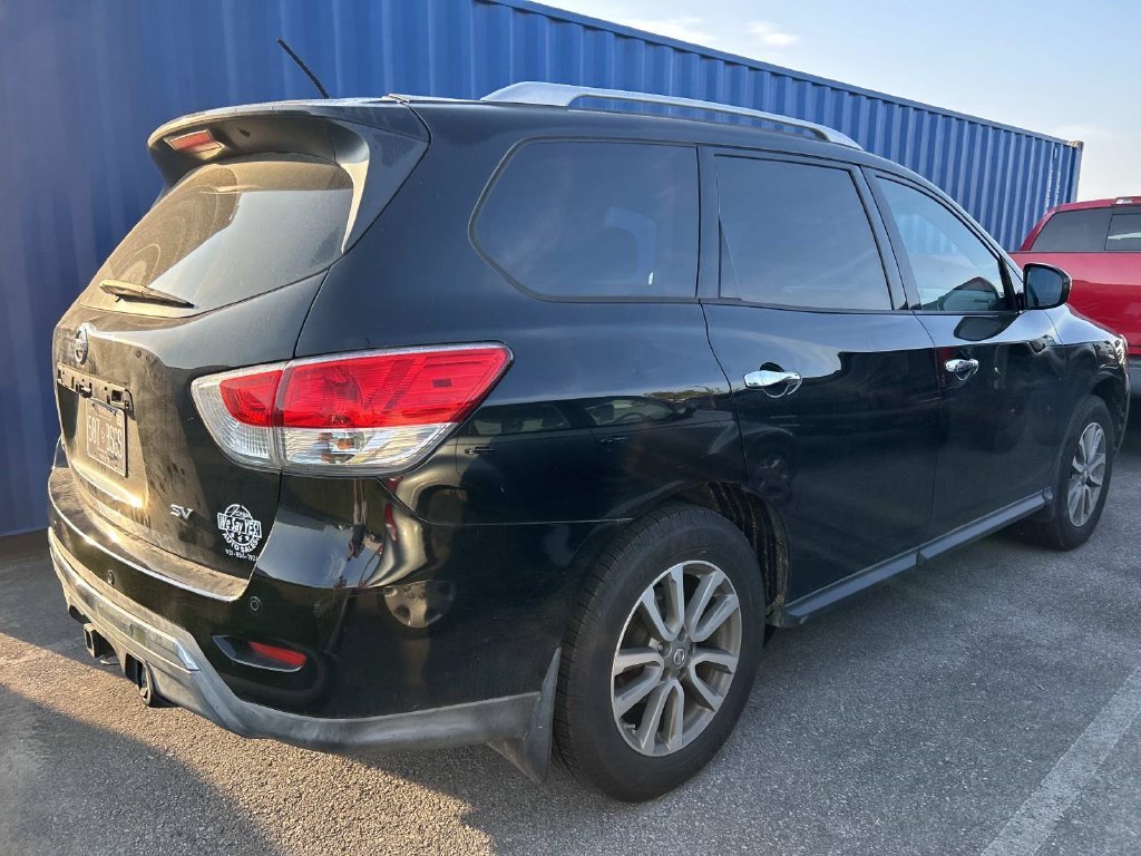 Used 2014 Super Black Nissan SV image 3