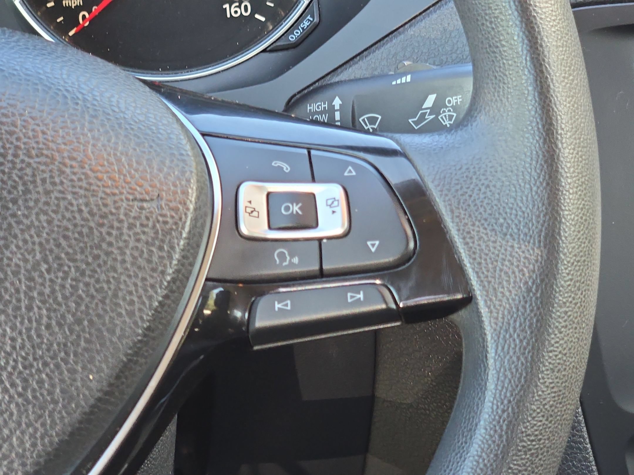 Used 2015  Volkswagen  image 21