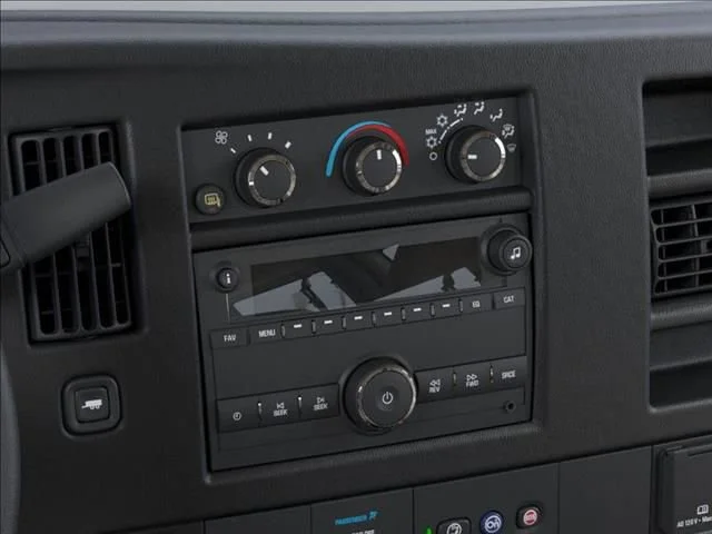 2025 GMC Savana Cargo Work Van - Photo 20