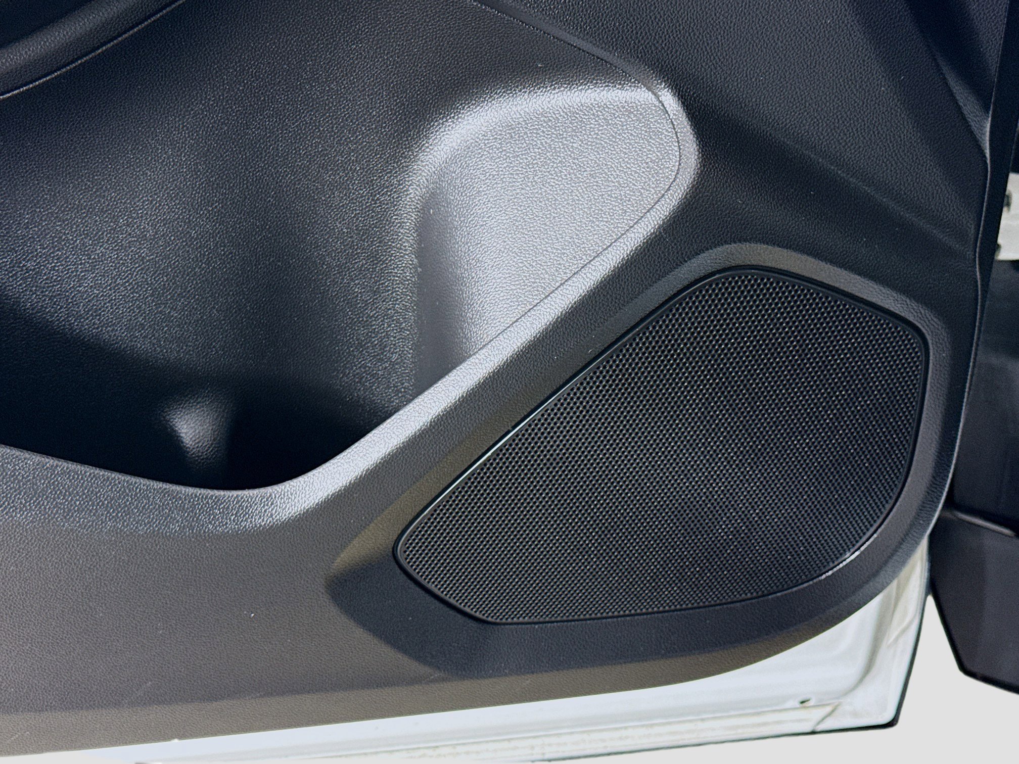 Used 2023 Summit White Chevrolet LT image 18