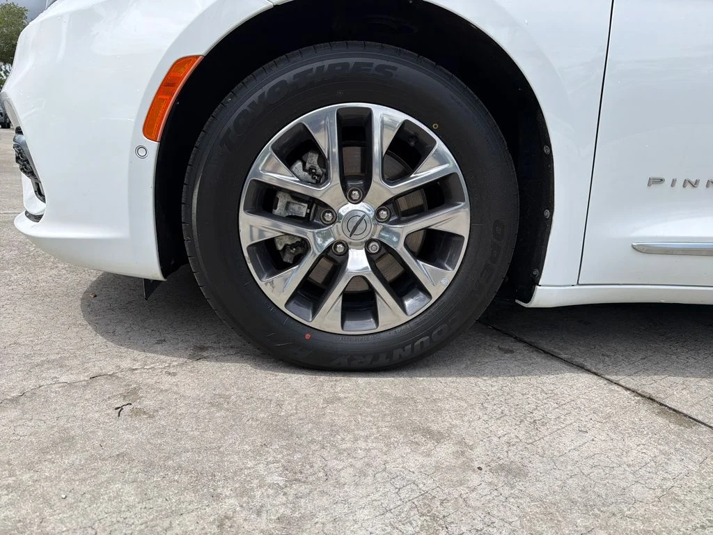 2023 Chrysler Pacifica Hybrid Pinnacle - Photo 12
