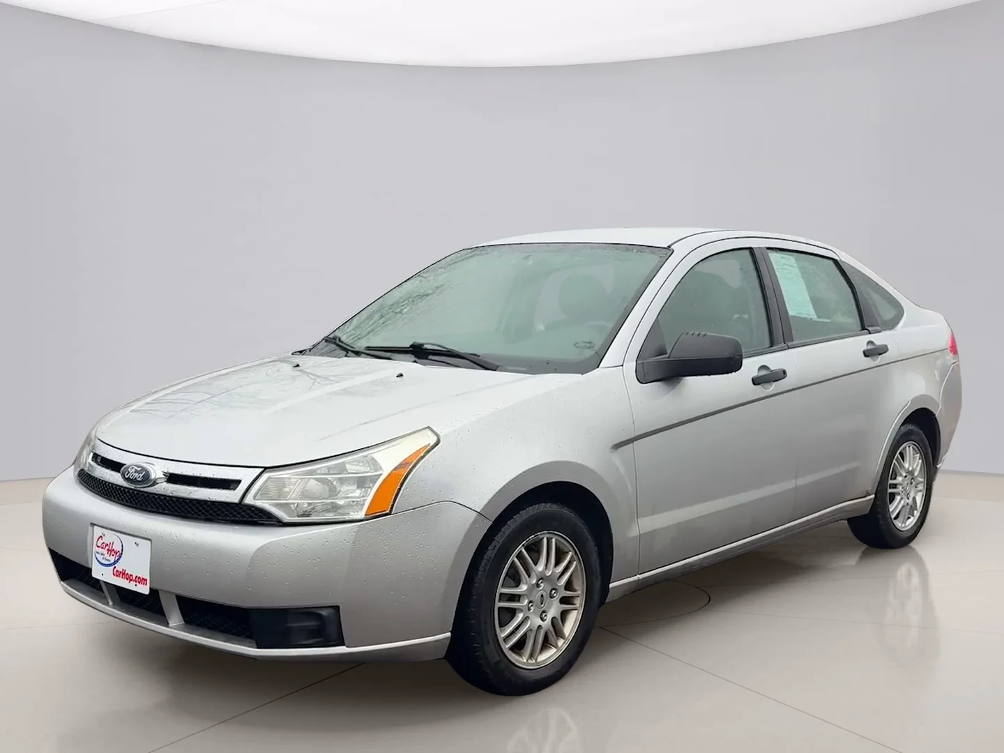 Used 2011 Silver Ford SE image 1