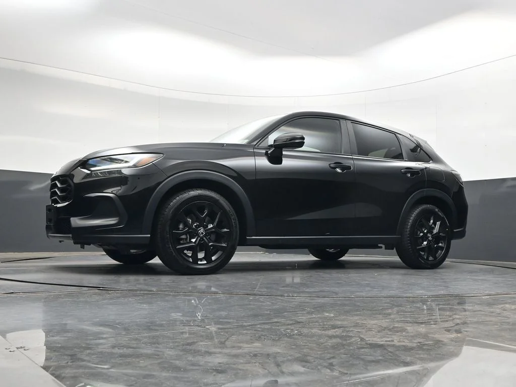 Used 2025  Honda Sport image 41