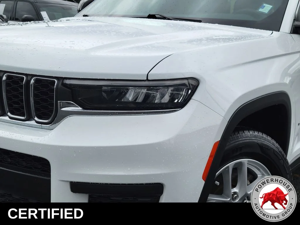 Used 2024 White Jeep Laredo image 10