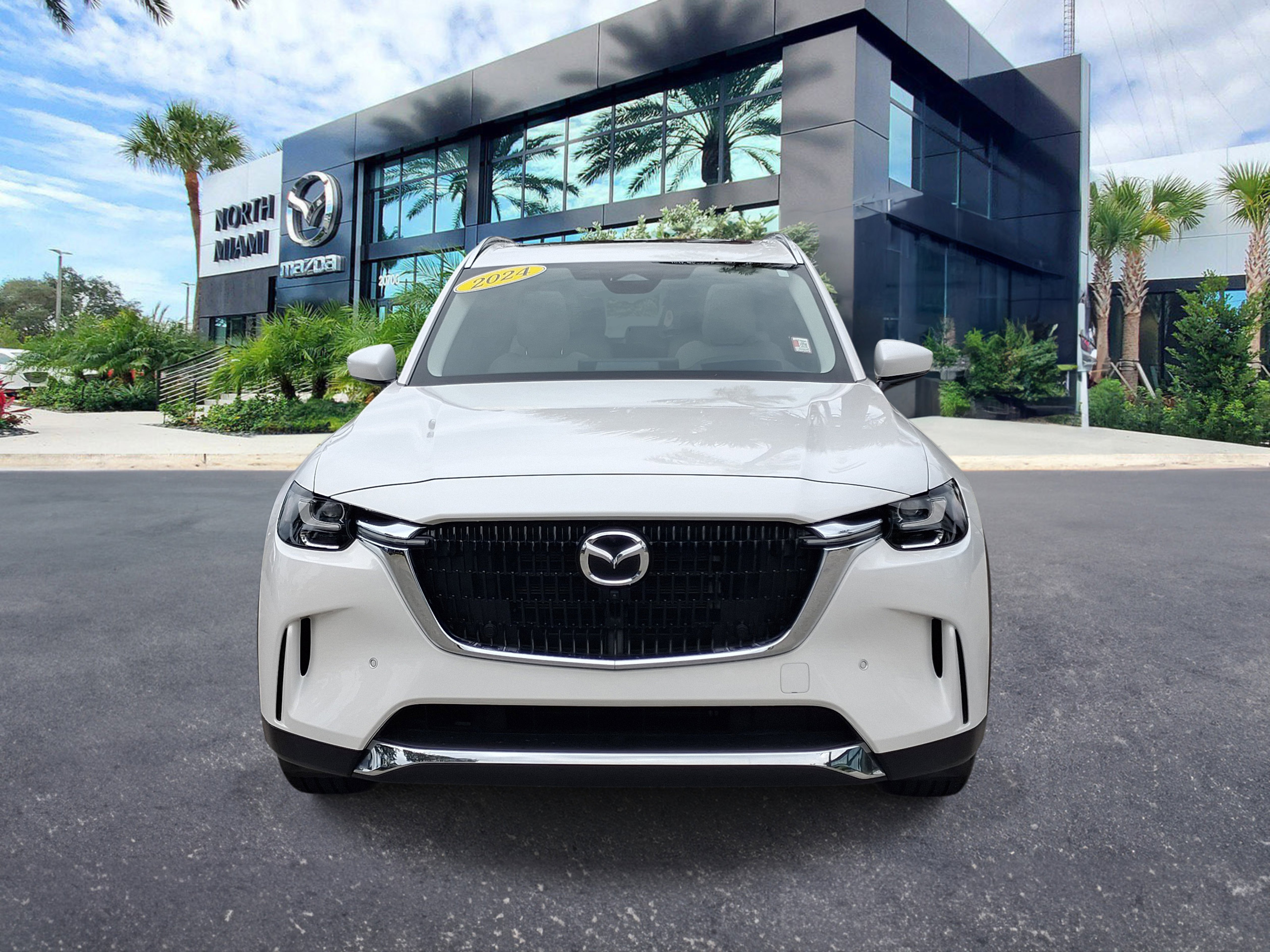 Certified Used 2024 White Mazda 3.3 Turbo Premium Plus image 2