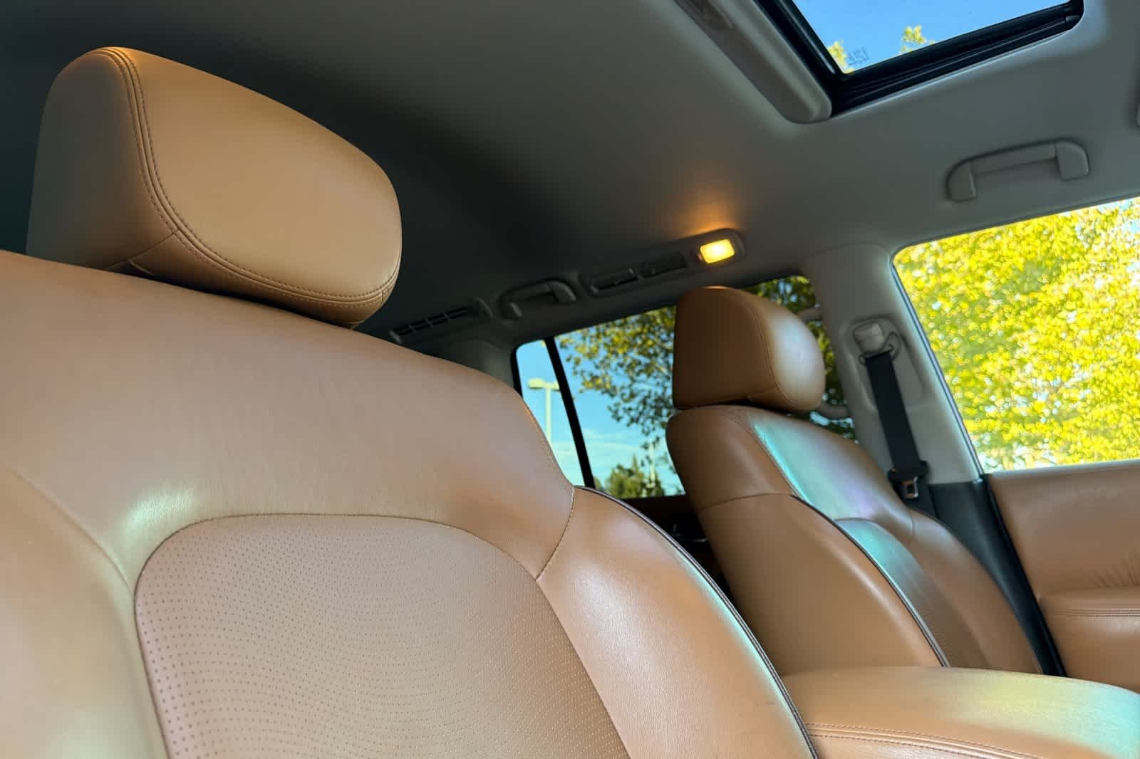 Used 2017 Pearl White Nissan Platinum image 19