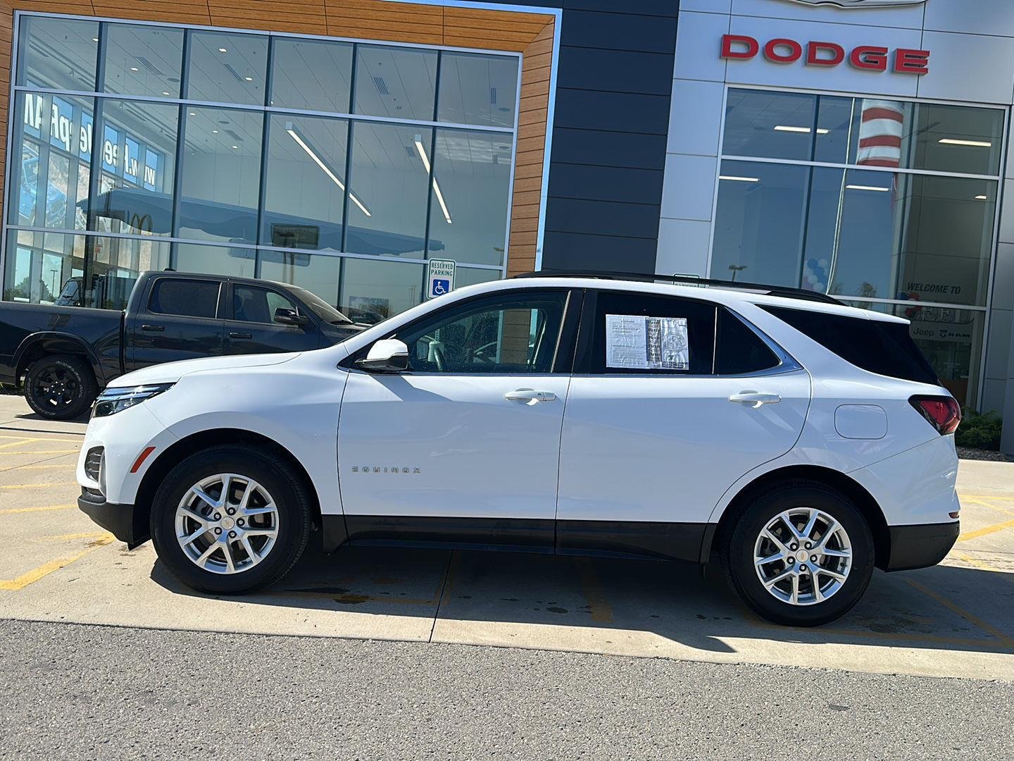 Used 2024 Chevrolet Equinox LT with VIN 3GNAXUEG7RL132936 for sale in Kansas City