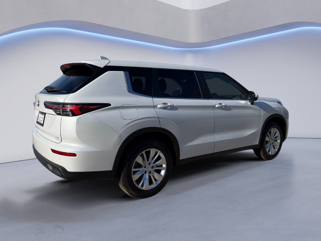 New 2026 White Diamond Mitsubishi ES image 3
