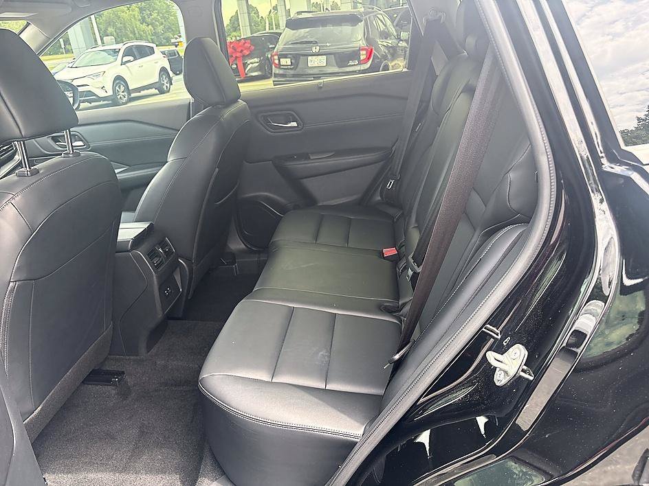 Used 2023 Super Black Nissan SV image 22