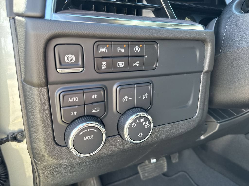 2025 Chevrolet Tahoe LT - Photo 30