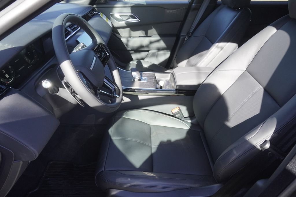 New 2026 Santorini Black Land Rover Dynamic SE image 19