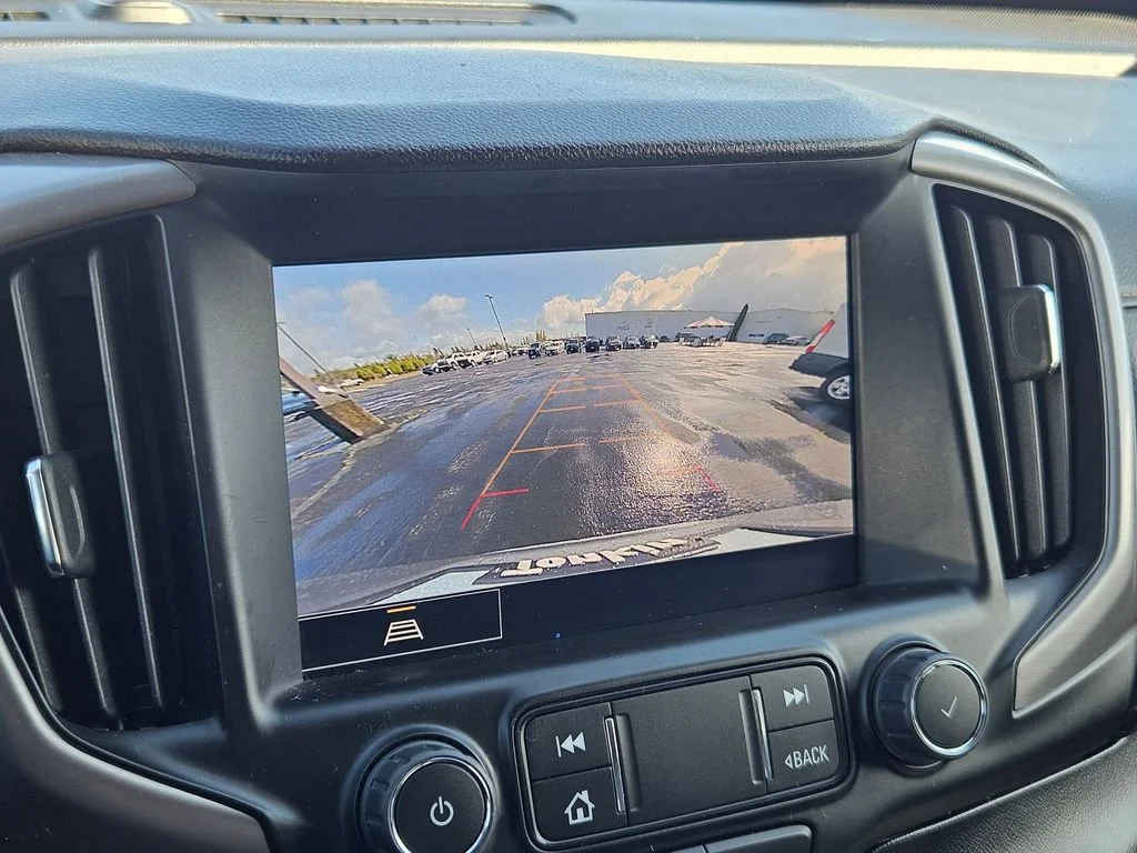 Used 2023 Sterling Metallic GMC AT4 image 19