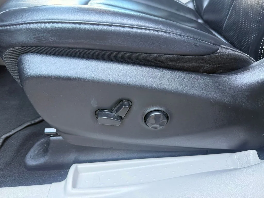 Used 2023 Blue Chrysler Touring L image 23