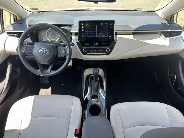 Used 2020 White Toyota LE image 34