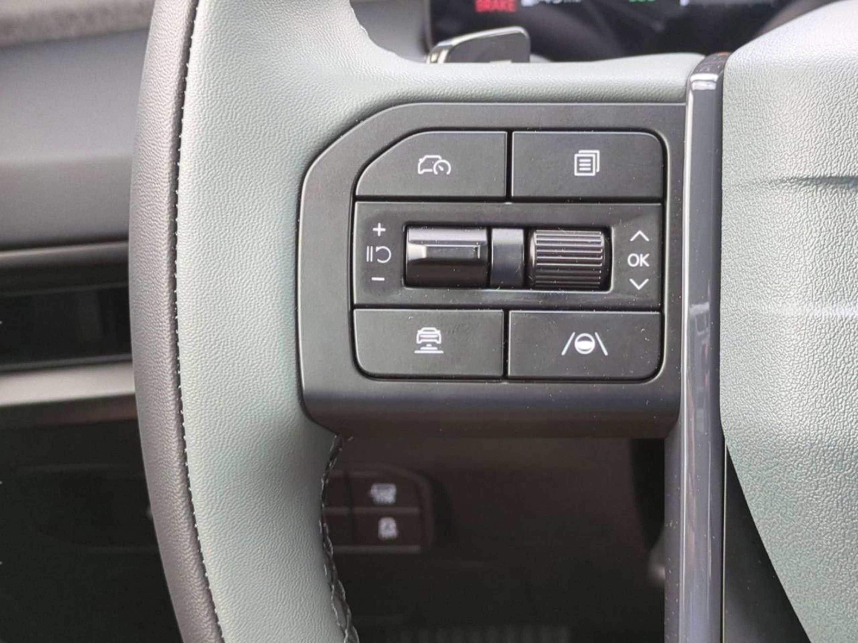 New 2027 Black Jade Green Kia X-LINE SX image 32