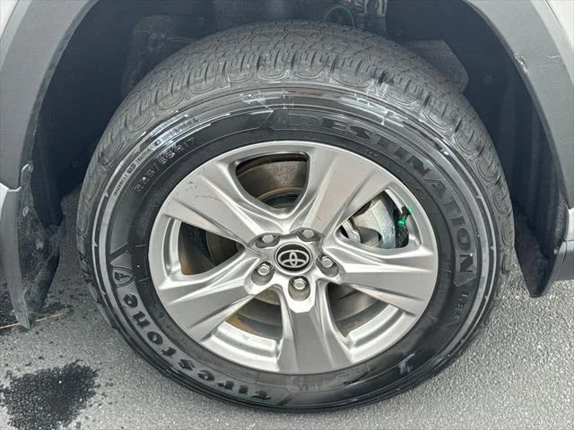 Certified Used 2024 SILVER SKY METALLIC Toyota  image 12