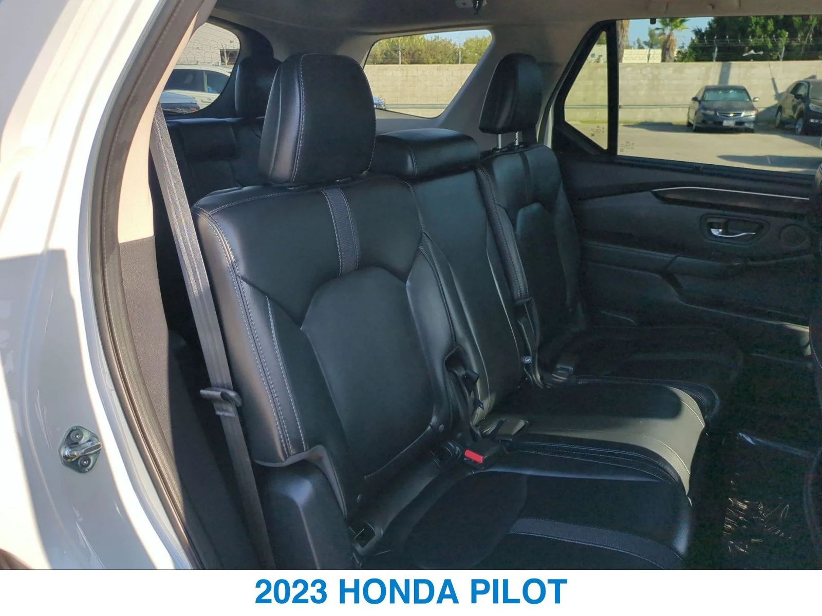 Used 2023 White Honda EX-L image 24
