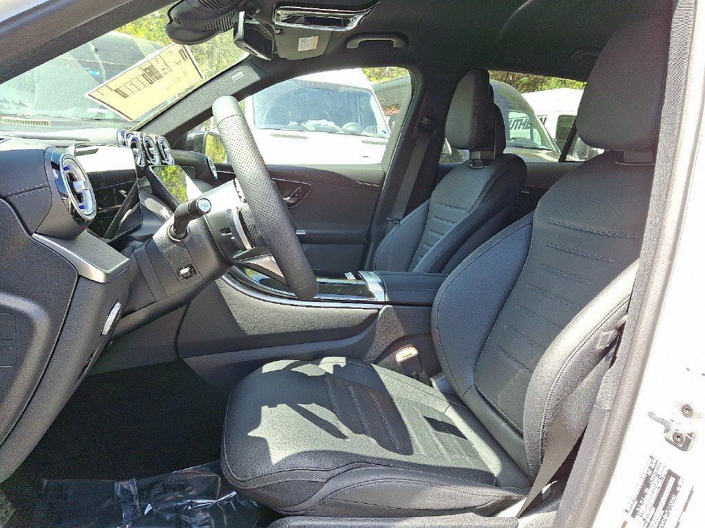 New 2026 Polar White Mercedes-Benz GLC 300 image 10