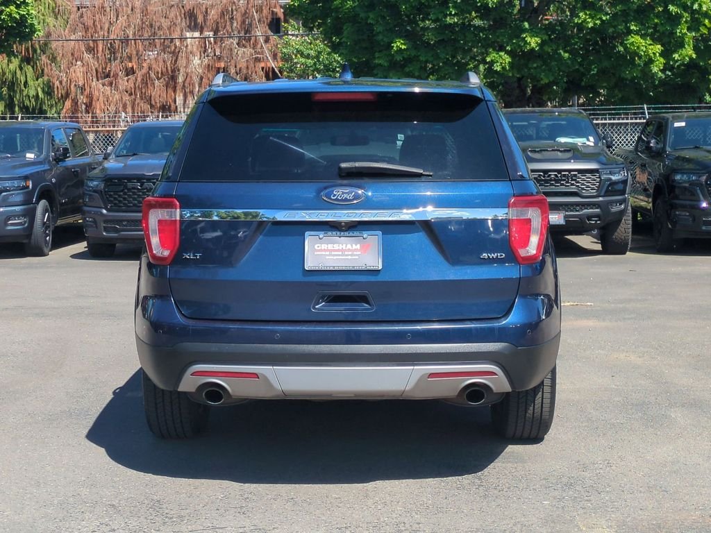 Used 2017 Blue Ford XLT image 6