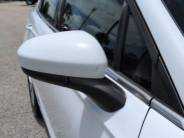 Used 2020 Oxford White Ford SE image 12