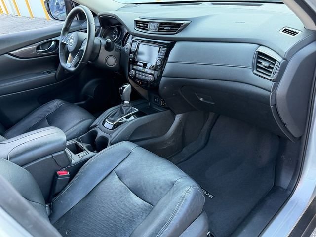 Used 2019 Silver Nissan SV image 18