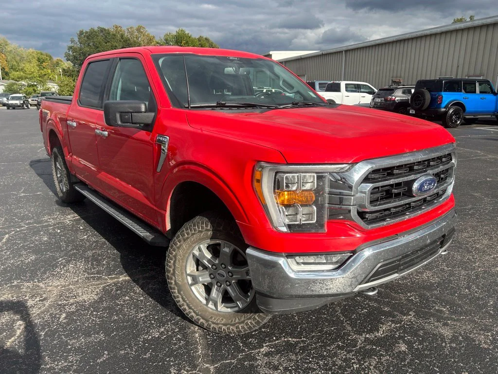 Used 2021 Race Red Ford XLT image 1