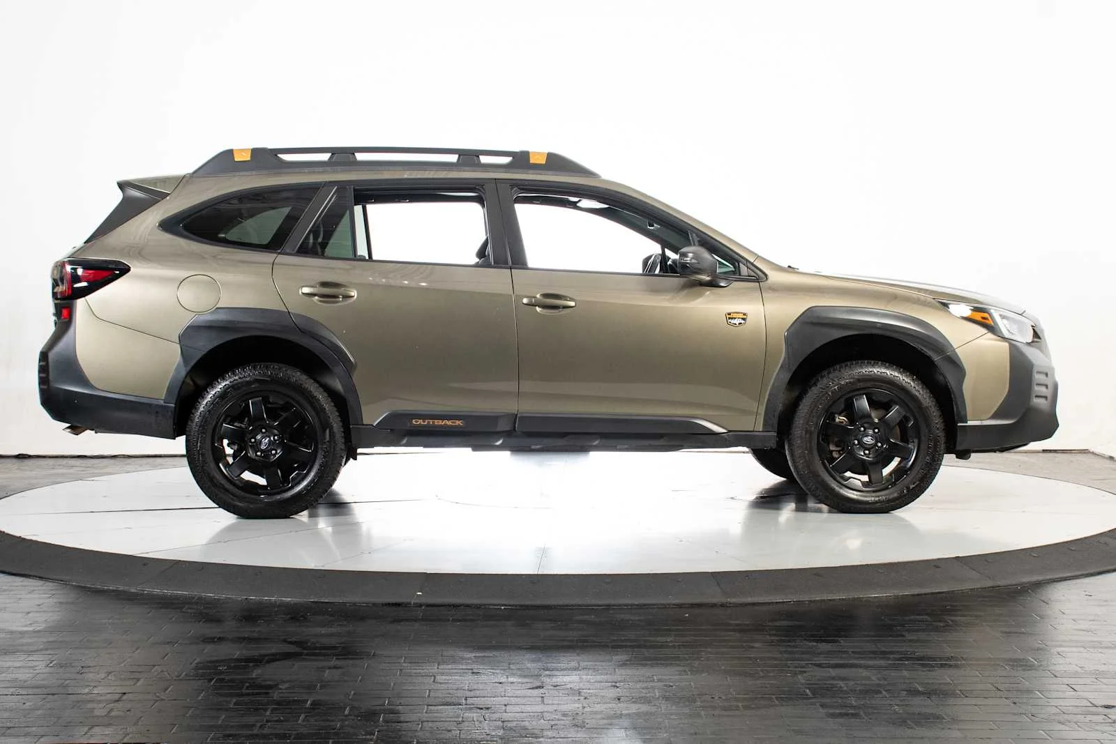 Used 2022 Autumn Green Metallic Subaru Wilderness image 7