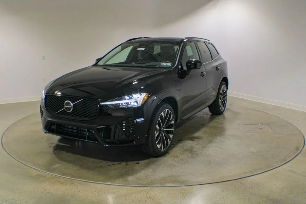 New 2026 Onyx Black Metallic Volvo T8 Ultra image 1