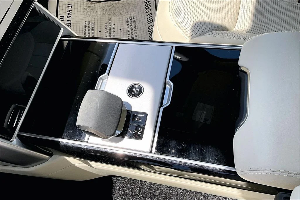 Used 2024 Black Land Rover SE image 26