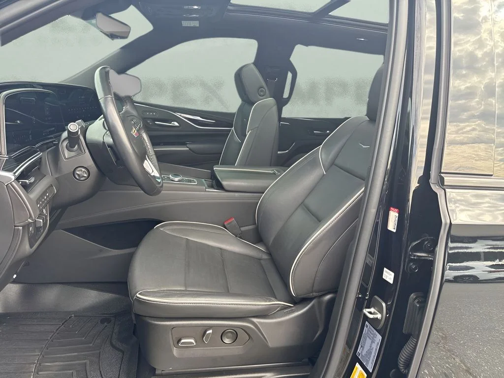 Used 2022 Black Cadillac Sport image 9