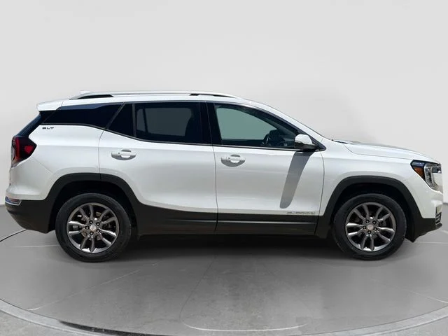 Used 2023 White GMC SLT image 2